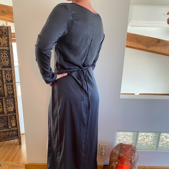 Lukka the Label Sexy Wrap Dress - Picture 5 of 5